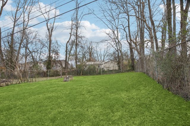 172 Hadley Dr, Clarksville, TN 37042