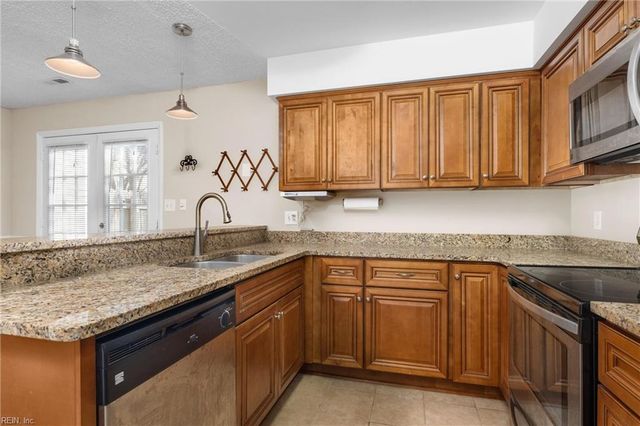 527 Pine Tops CT, Virginia Beach, VA 23451