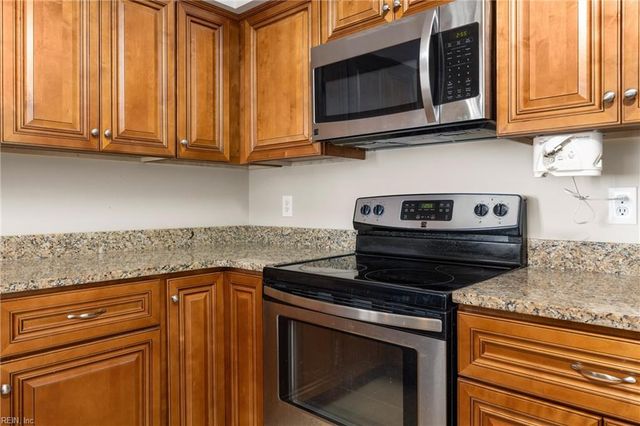 527 Pine Tops CT, Virginia Beach, VA 23451