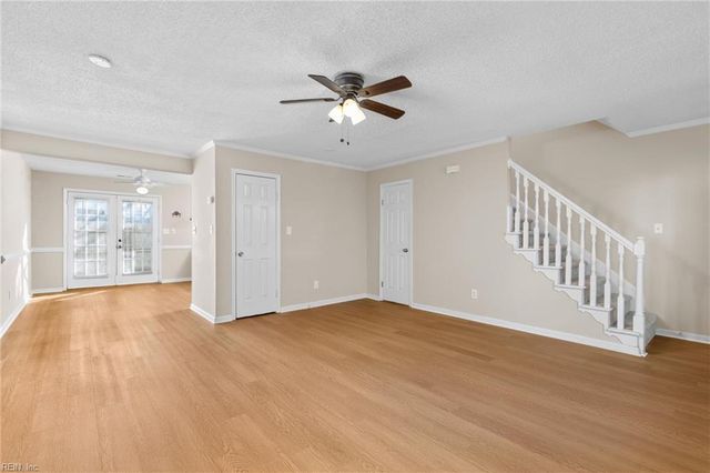 527 Pine Tops CT, Virginia Beach, VA 23451
