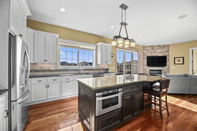 2907 Broken Arrow COURT, Waukesha, WI 53189