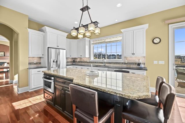 2907 Broken Arrow COURT, Waukesha, WI 53189