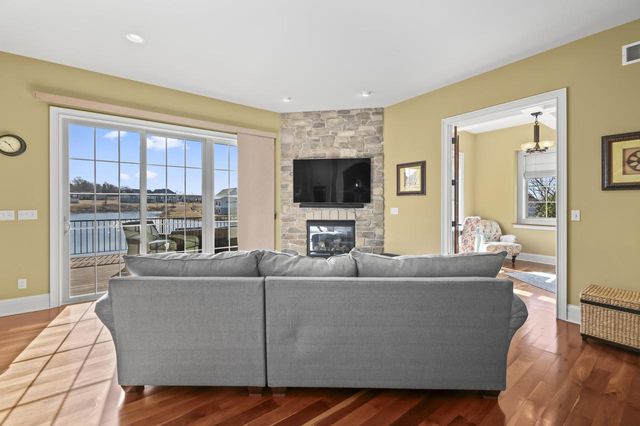 2907 Broken Arrow COURT, Waukesha, WI 53189