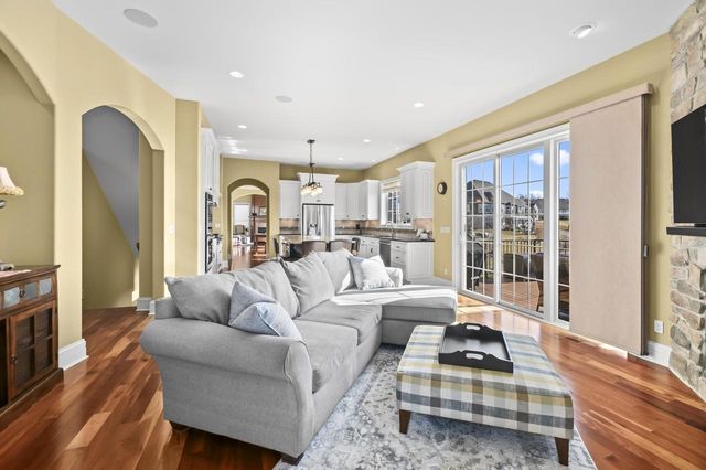 2907 Broken Arrow COURT, Waukesha, WI 53189