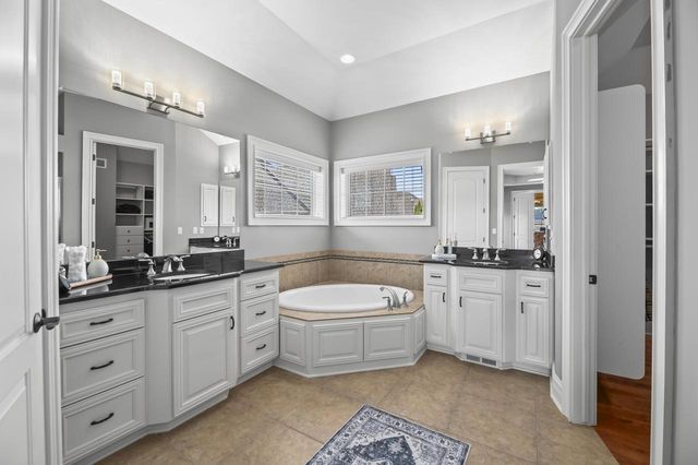 2907 Broken Arrow COURT, Waukesha, WI 53189