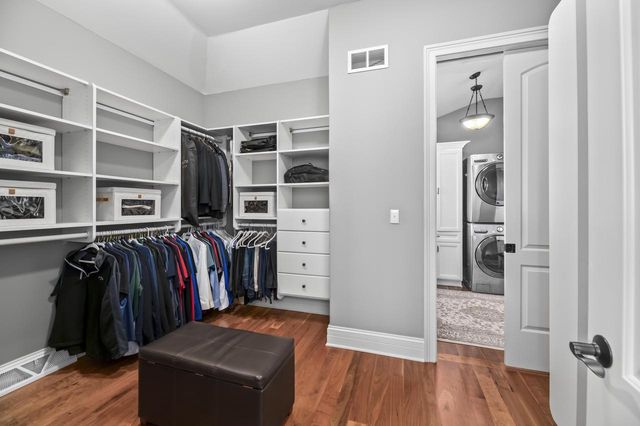 2907 Broken Arrow COURT, Waukesha, WI 53189