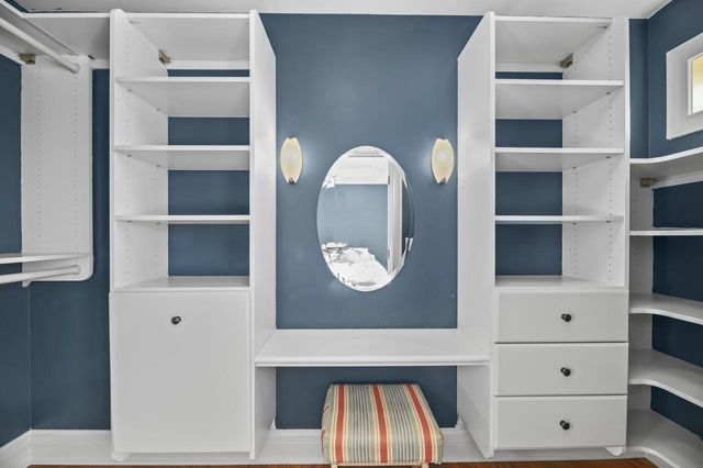 2907 Broken Arrow COURT, Waukesha, WI 53189