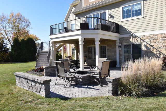 2907 Broken Arrow COURT, Waukesha, WI 53189