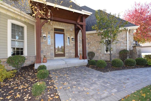 2907 Broken Arrow COURT, Waukesha, WI 53189