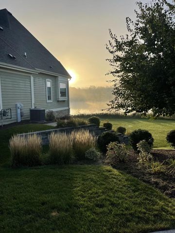 2907 Broken Arrow COURT, Waukesha, WI 53189