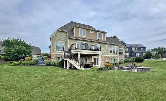 2907 Broken Arrow COURT, Waukesha, WI 53189