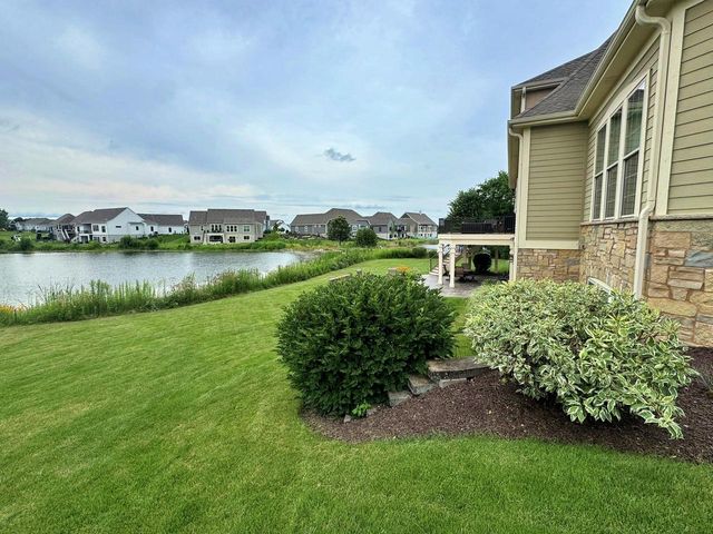 2907 Broken Arrow COURT, Waukesha, WI 53189