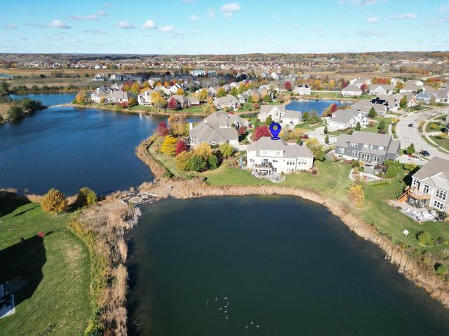 2907 Broken Arrow COURT, Waukesha, WI 53189