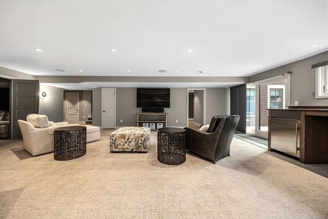 2 Black Rock Dr 21, Hingham, MA 02043