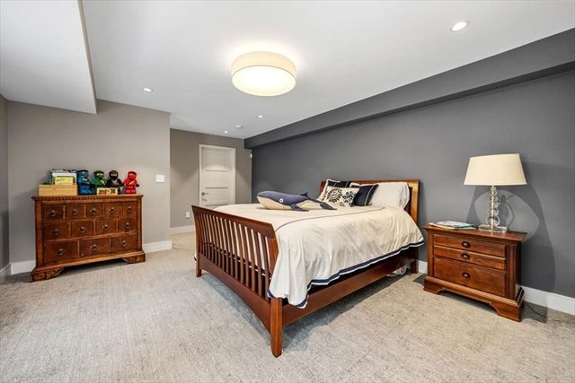 2 Black Rock Dr 21, Hingham, MA 02043