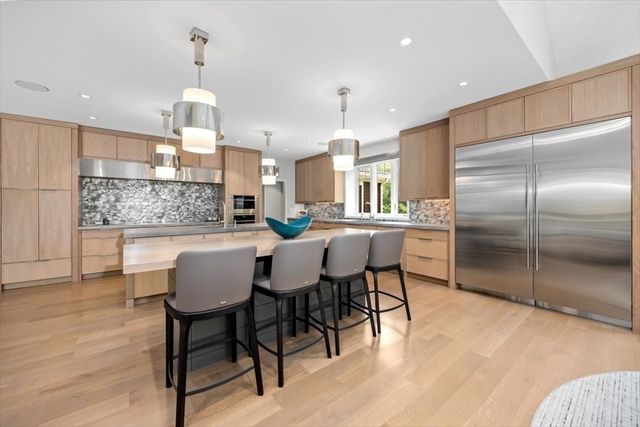 2 Black Rock Dr 21, Hingham, MA 02043