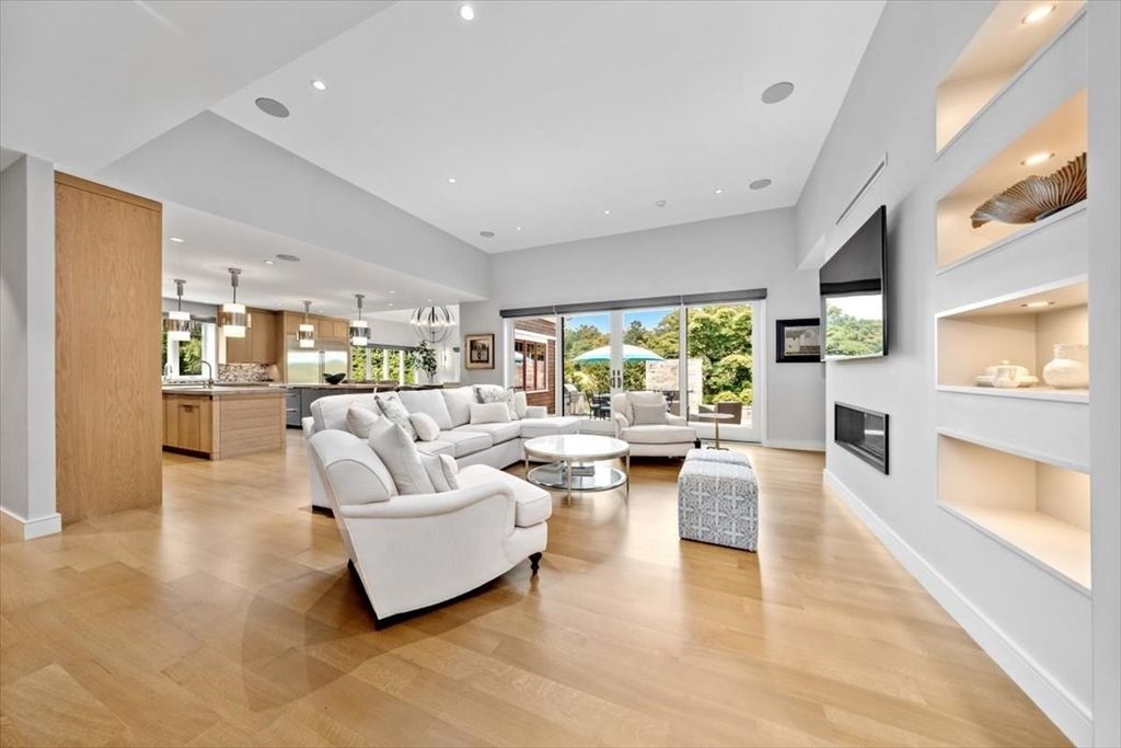 2 Black Rock Dr 21, Hingham, MA 02043