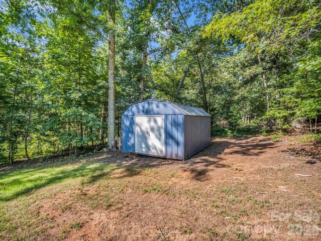 1120 Sandy Plains Road, Tryon, NC 28782