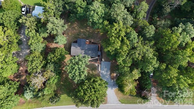 1120 Sandy Plains Road, Tryon, NC 28782