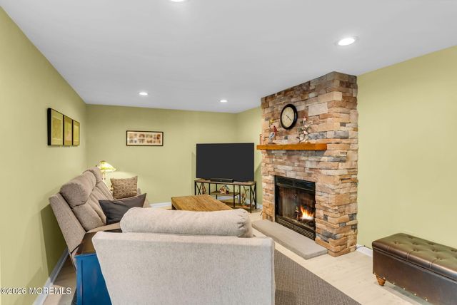 272 W Veterans Highway, Jackson, NJ 08527