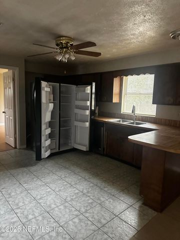 577 S CLERMONT Avenue S, Orange Park, FL 32073