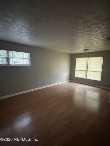 577 S CLERMONT Avenue S, Orange Park, FL 32073