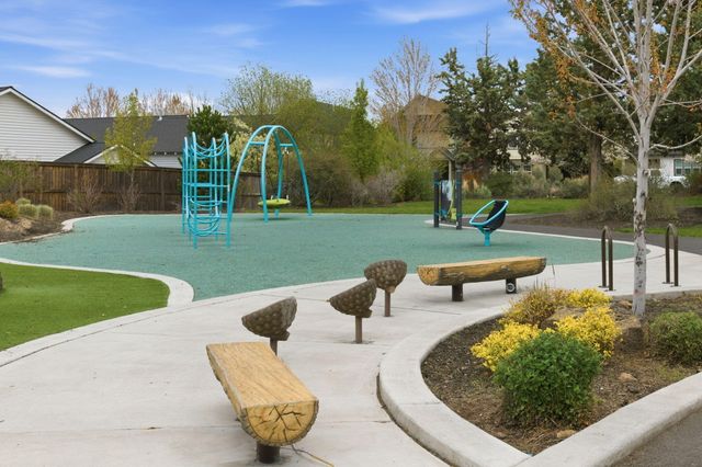 63113 De Haviland Court, Bend, OR 97701