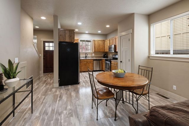 63113 De Haviland Court, Bend, OR 97701