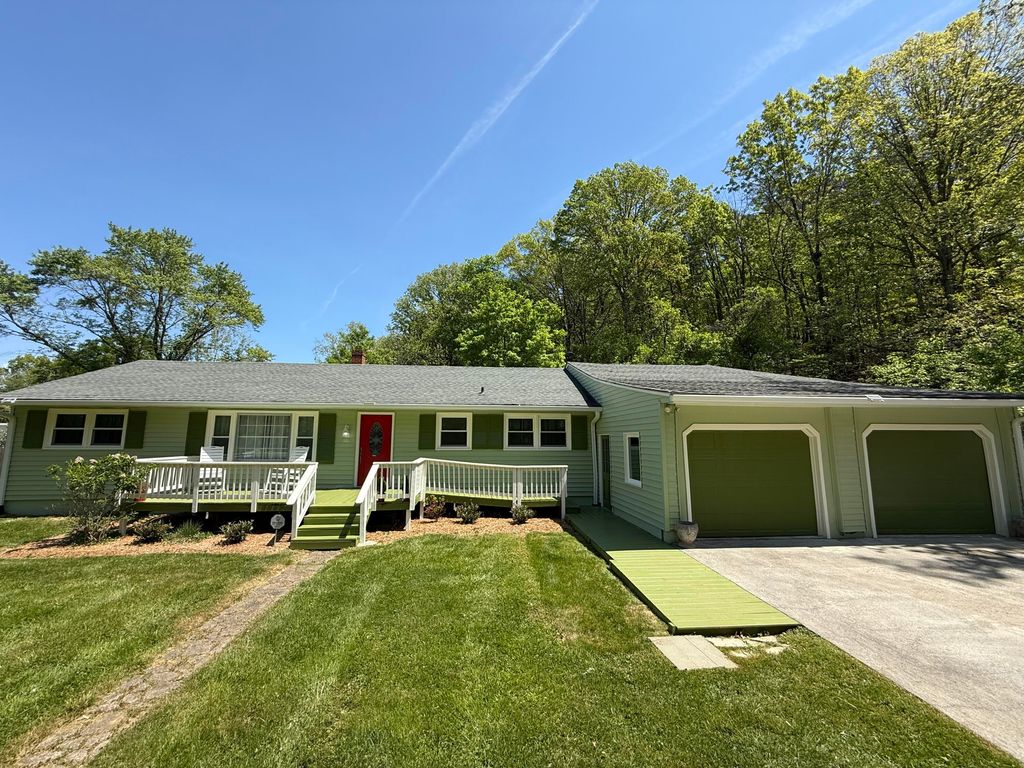 3826 Cravens Creek RD, Roanoke, VA 24018