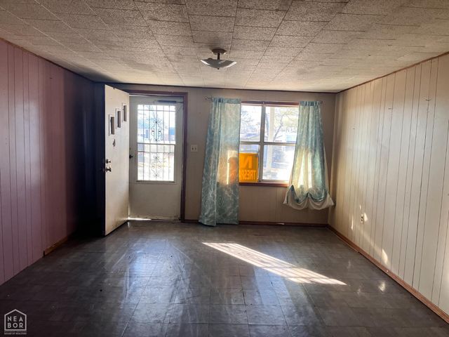 705 S 6th Avenue, Paragould, AR 72450