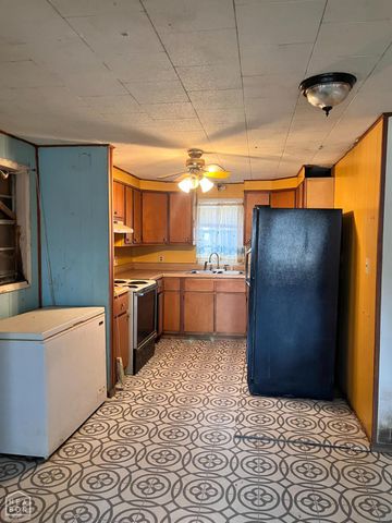 705 S 6th Avenue, Paragould, AR 72450