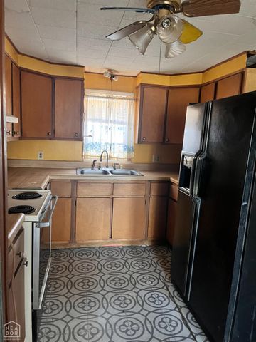 705 S 6th Avenue, Paragould, AR 72450