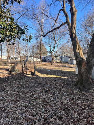 705 S 6th Avenue, Paragould, AR 72450