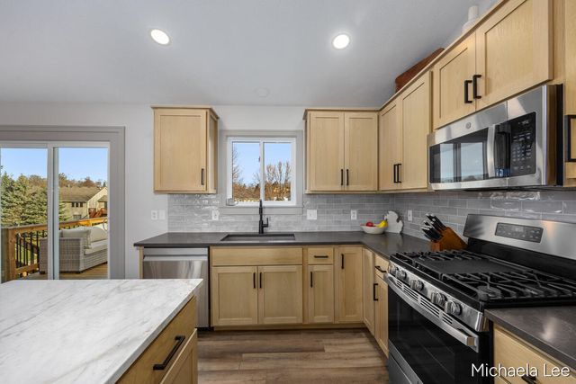 429 Plum Street, Wayland, MI 49348