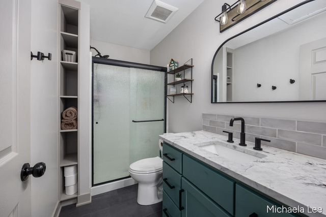 429 Plum Street, Wayland, MI 49348