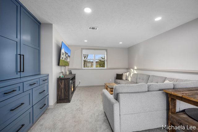 429 Plum Street, Wayland, MI 49348