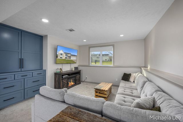 429 Plum Street, Wayland, MI 49348