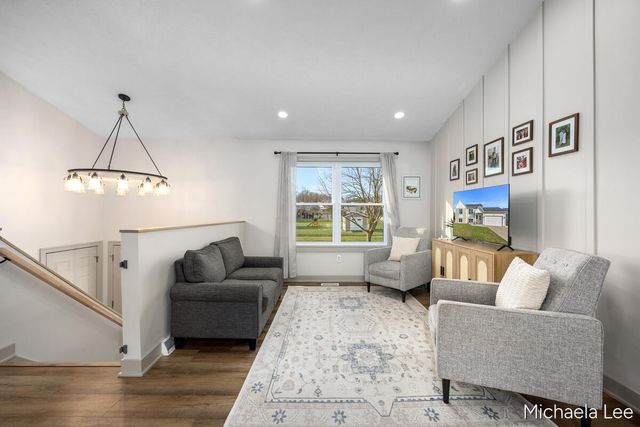 429 Plum Street, Wayland, MI 49348