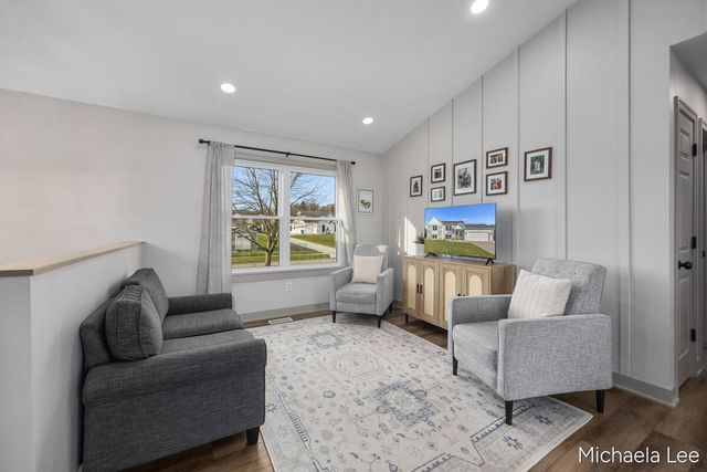 429 Plum Street, Wayland, MI 49348