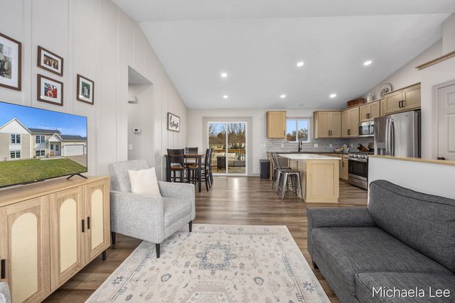 429 Plum Street, Wayland, MI 49348