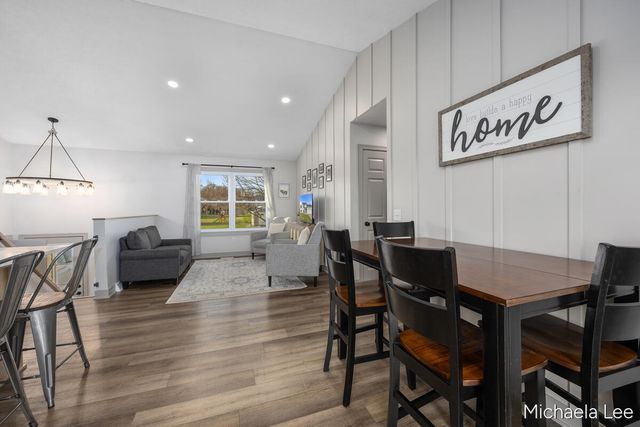 429 Plum Street, Wayland, MI 49348