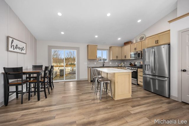 429 Plum Street, Wayland, MI 49348