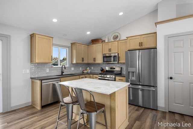 429 Plum Street, Wayland, MI 49348