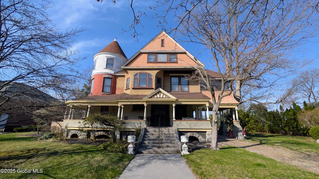 203 Union Avenue, Saratoga Springs, NY 12866