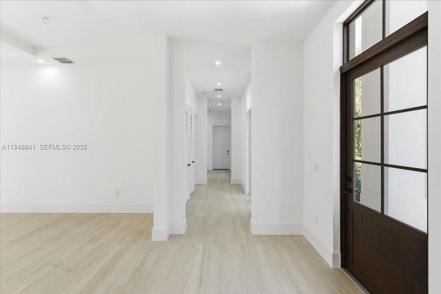 5940 SW 100th Ter, Pinecrest, FL 33156