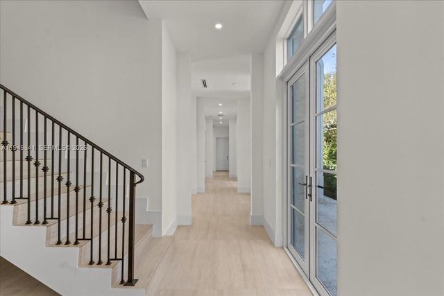 5940 SW 100th Ter, Pinecrest, FL 33156