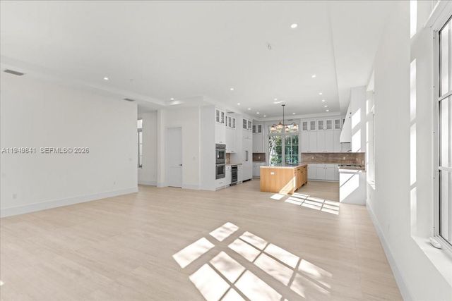 5940 SW 100th Ter, Pinecrest, FL 33156