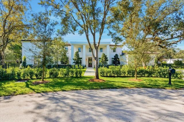 5940 SW 100th Ter, Pinecrest, FL 33156