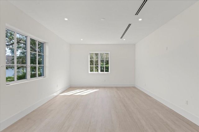 5940 SW 100th Ter, Pinecrest, FL 33156