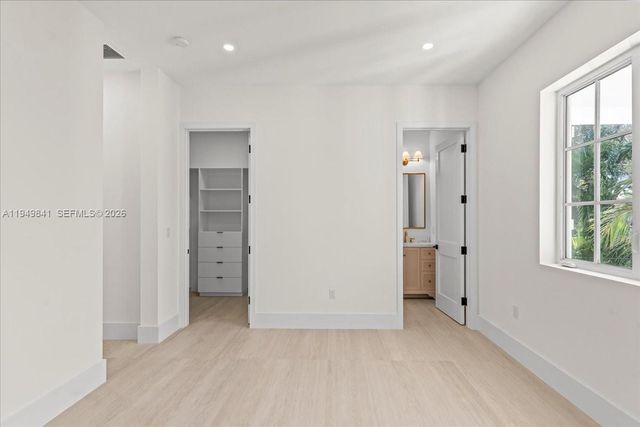 5940 SW 100th Ter, Pinecrest, FL 33156